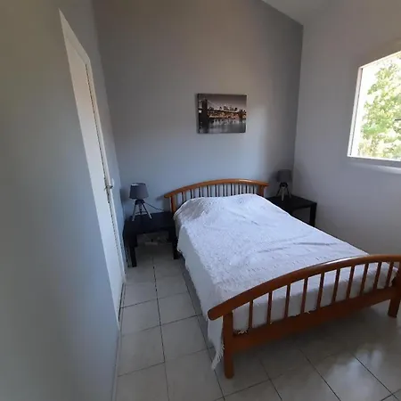 Apartment Sur A 500 M De La N 6 *